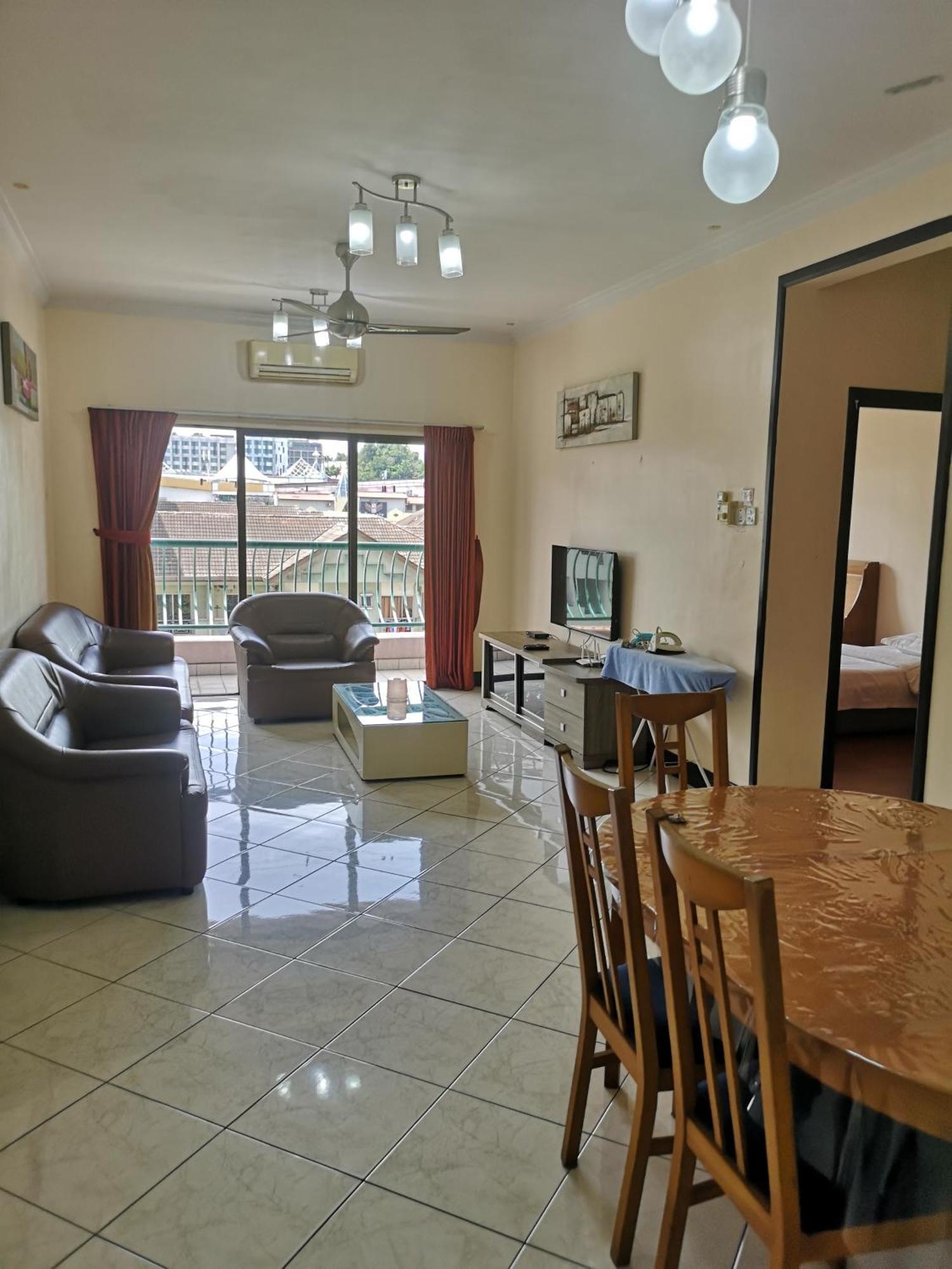 Town Condo - Marina Court Кота Кинабалу Екстериор снимка