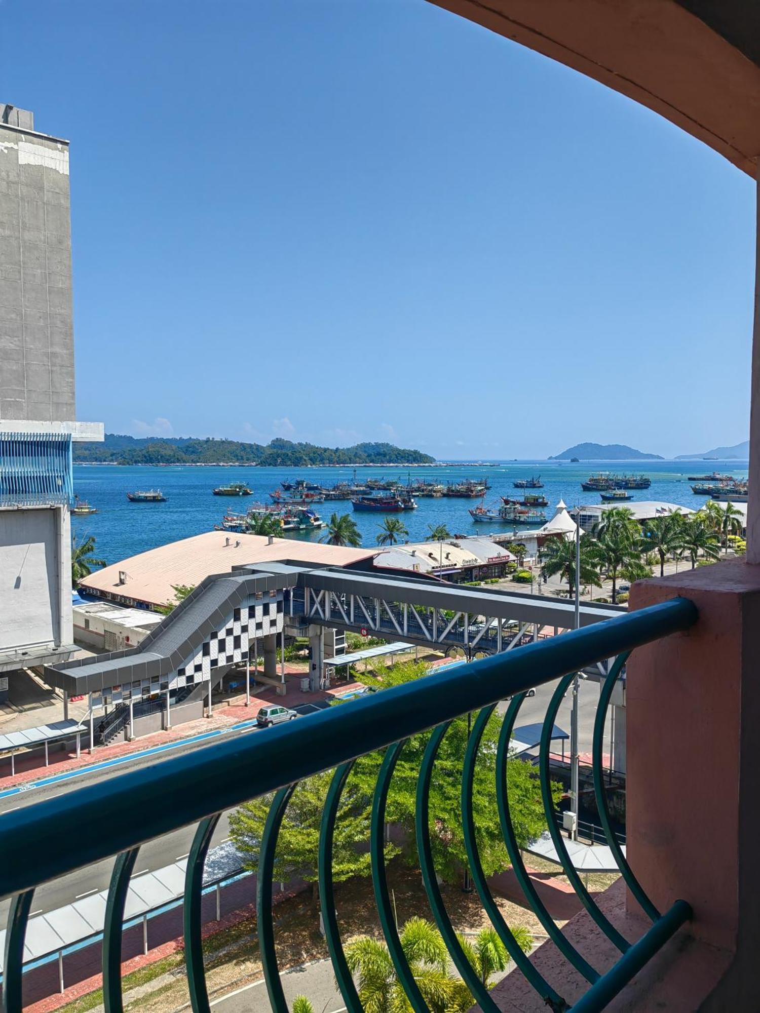 Town Condo - Marina Court Кота Кинабалу Екстериор снимка